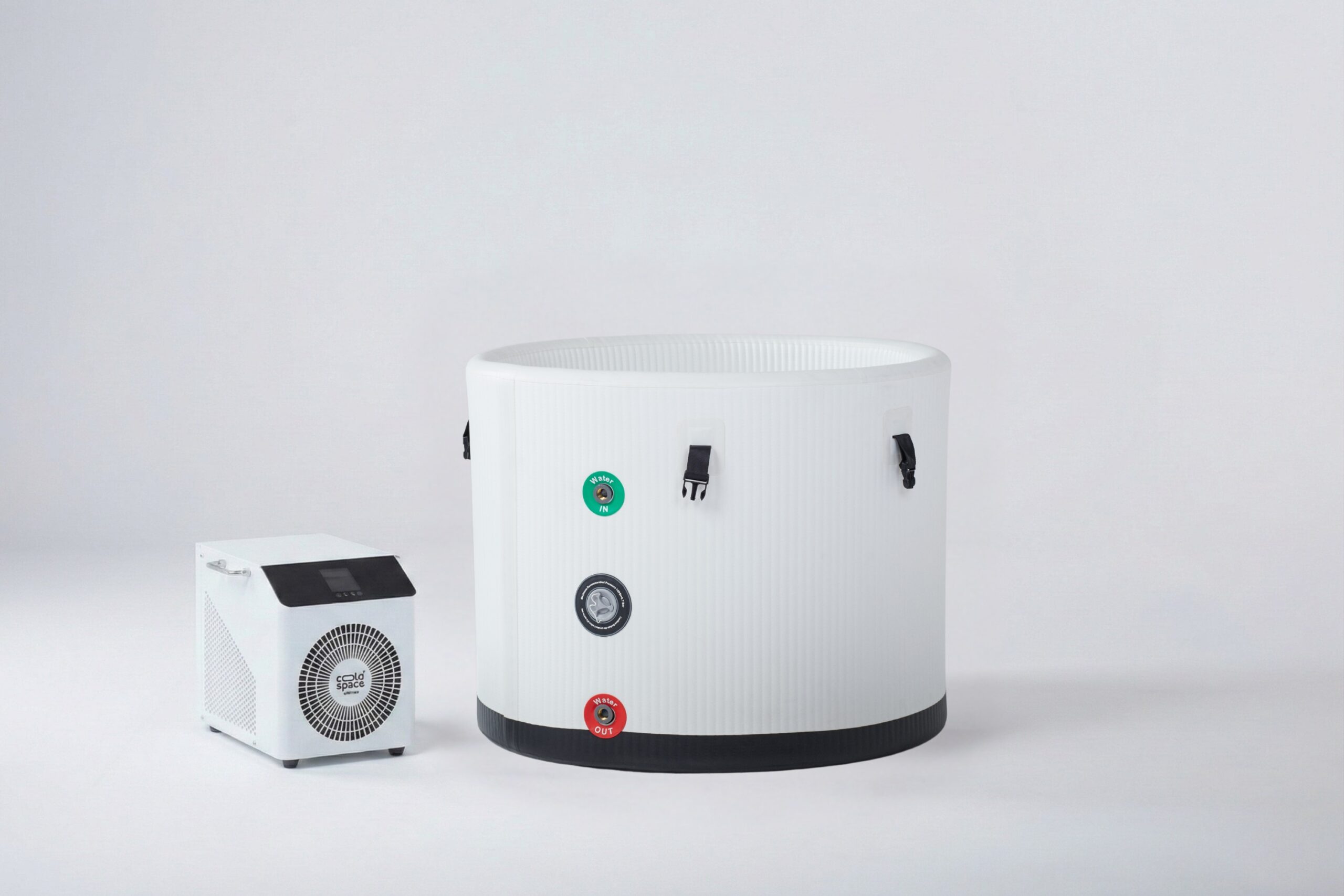 eskimee one – kompaktowa beczka do morsowania Cold Space, widok z tyłu 