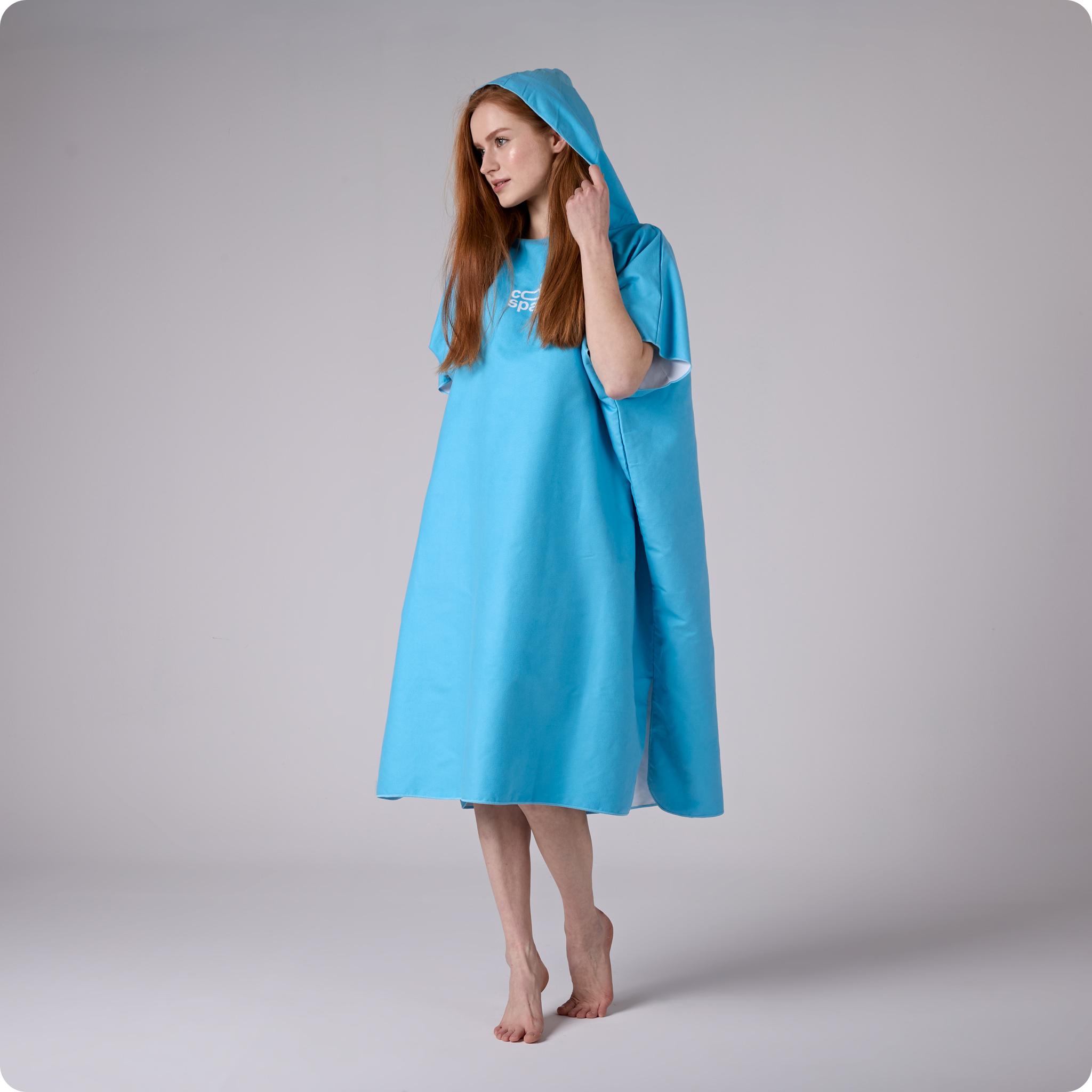 Ponczo Light z mikrofibry – szybkoschnące ponczo kąpielowe, przód