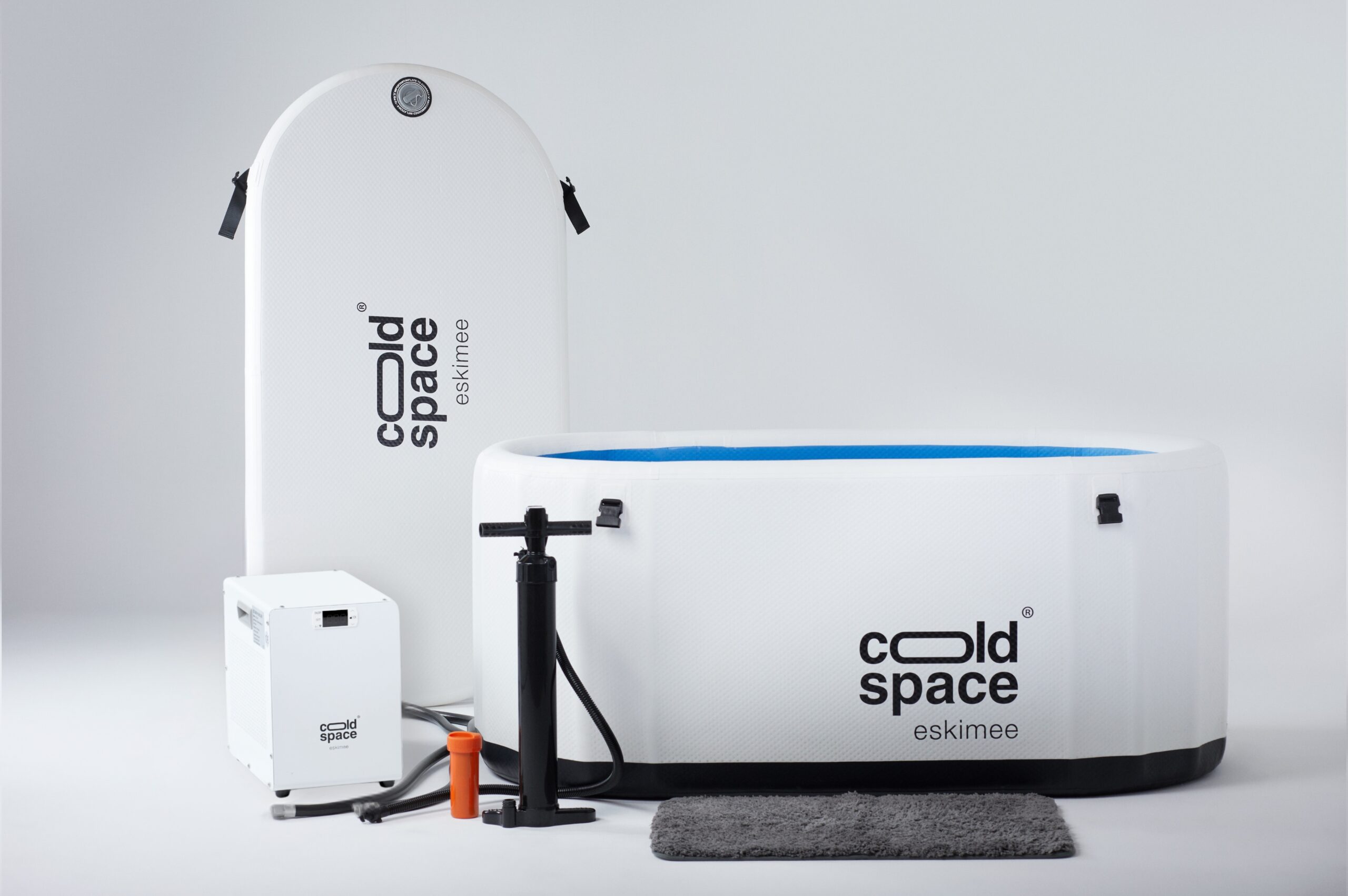 Zdjęcie zestawu Cold Space eskimee light z mini chillerem eskimee, widok z przodu