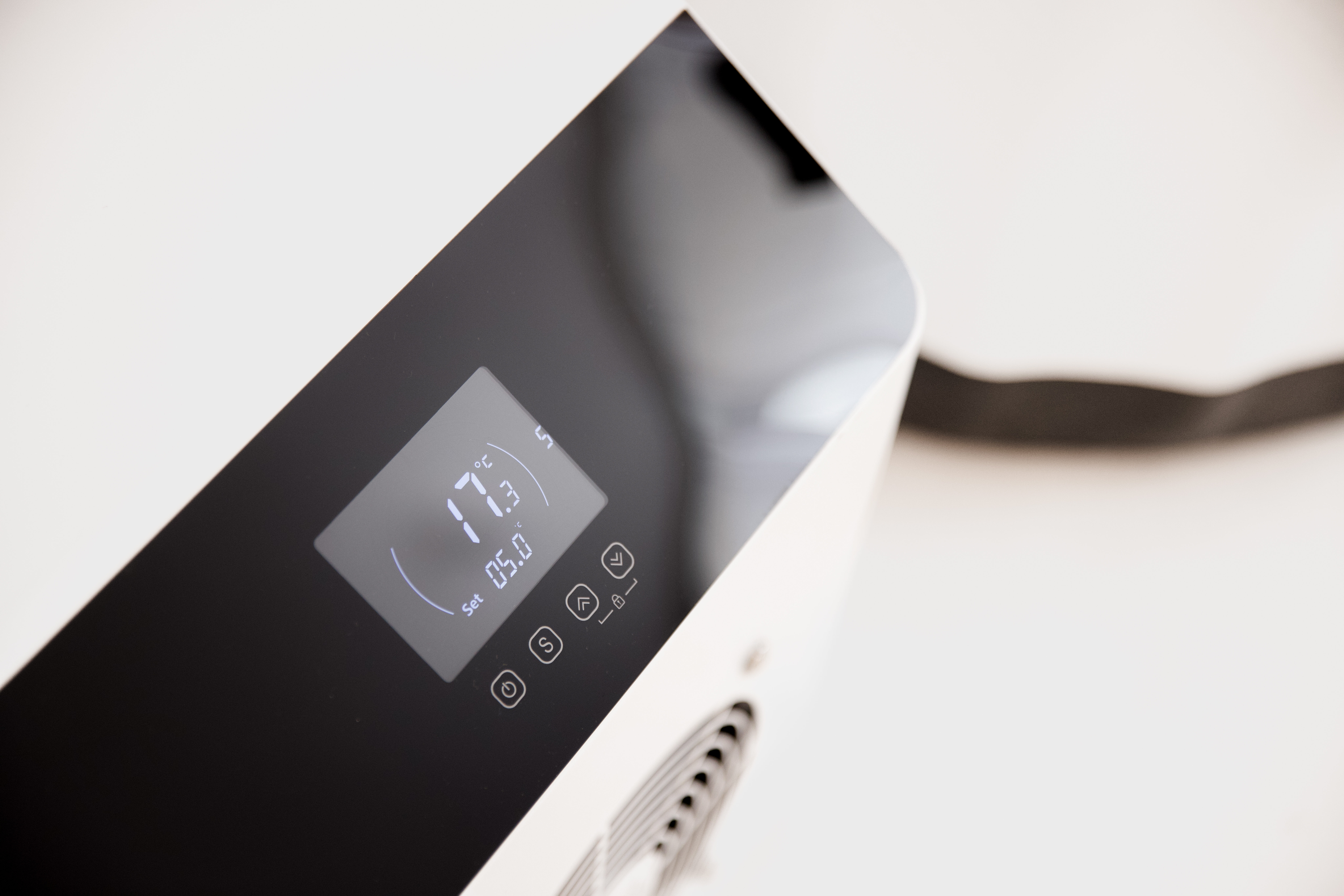 Cold Space mini chiller eskimee zbliżenie na wyświetlacz